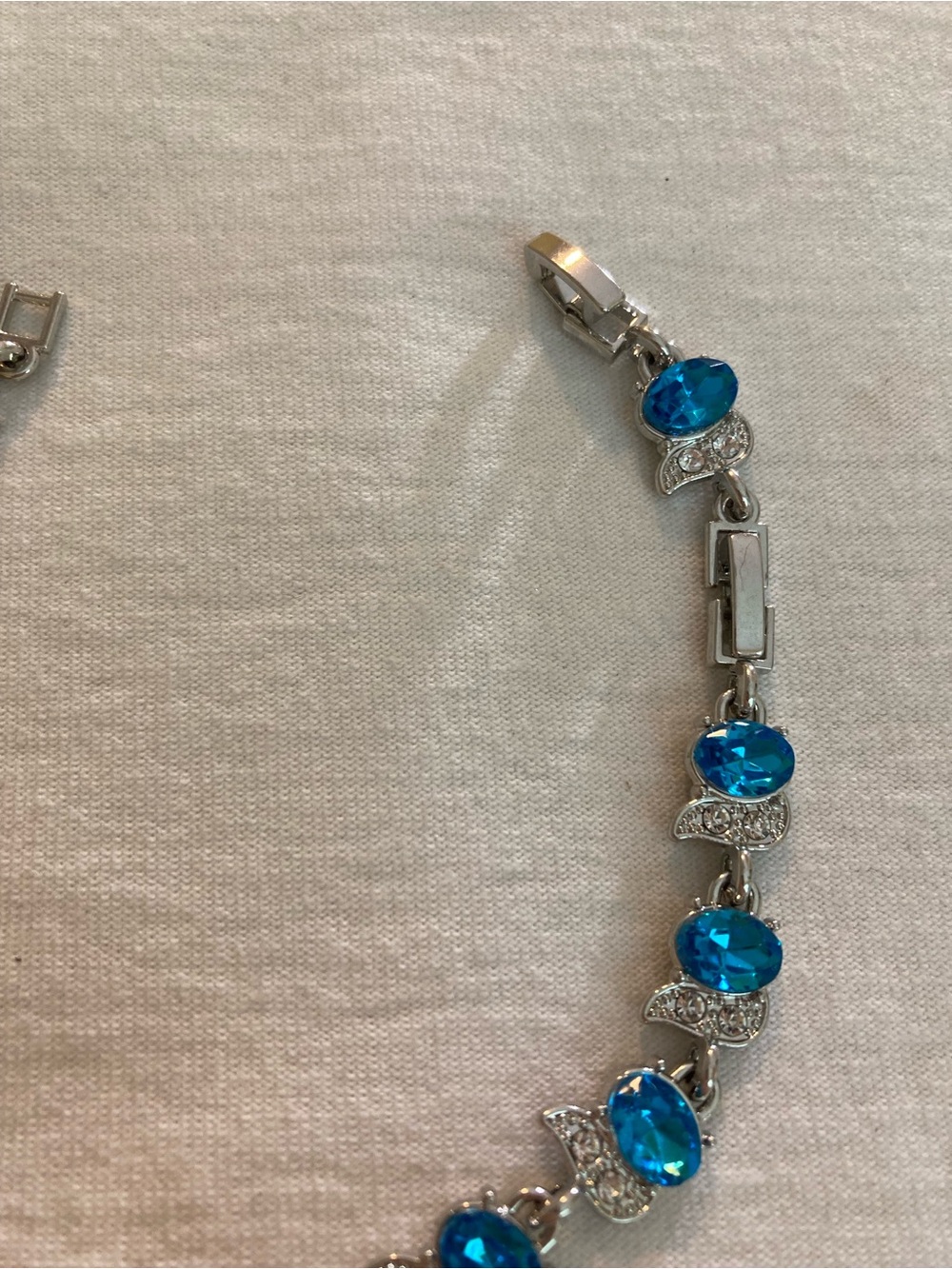 Blue and Clear Rhinestones Vintage Bracelet - Picture 6 of 10